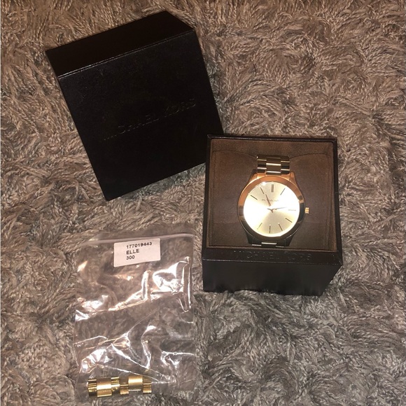 Gold Michael Kors Slim Runway watch - Picture 2 of 4